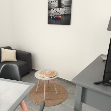 Chez Jean.Mi Apartment Millas Bagian luar foto