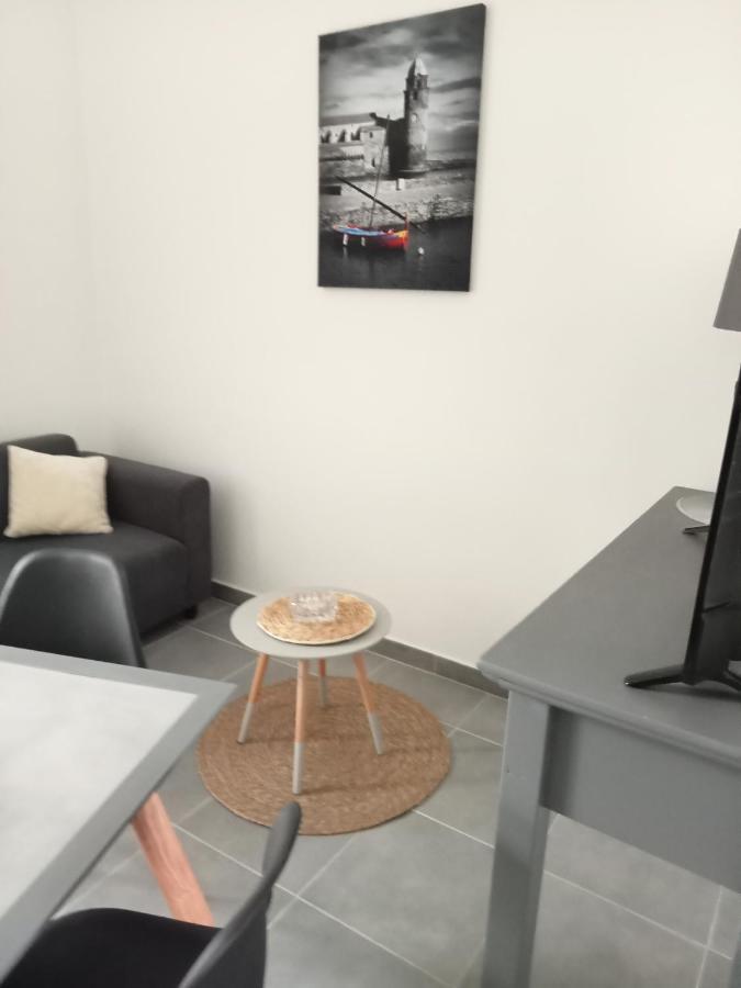 Chez Jean.Mi Apartment Millas Bagian luar foto